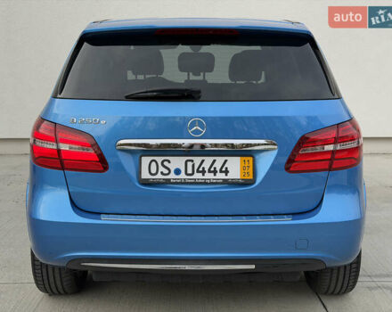 Синий Мерседес Б-класс, объемом двигателя 0 л и пробегом 122 тыс. км за 9399 $, фото 7 на Automoto.ua