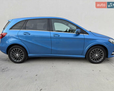 Синий Мерседес Б-класс, объемом двигателя 0 л и пробегом 122 тыс. км за 9399 $, фото 4 на Automoto.ua