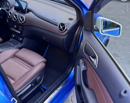 Синий Мерседес Б-класс, объемом двигателя 0 л и пробегом 92 тыс. км за 10999 $, фото 18 на Automoto.ua