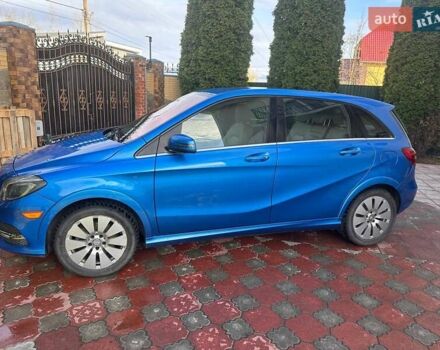 Синий Мерседес Б-класс, объемом двигателя 0 л и пробегом 95 тыс. км за 14000 $, фото 1 на Automoto.ua