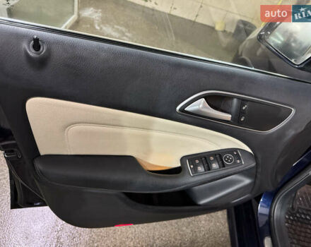 Синий Мерседес Б-класс, объемом двигателя 0 л и пробегом 111 тыс. км за 10800 $, фото 8 на Automoto.ua