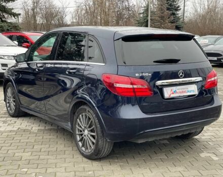 Синій Мерседес Б-клас, об'ємом двигуна 0 л та пробігом 100 тис. км за 11900 $, фото 4 на Automoto.ua