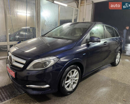 Синий Мерседес Б-класс, объемом двигателя 0 л и пробегом 111 тыс. км за 10800 $, фото 4 на Automoto.ua