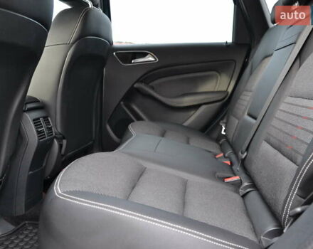 Синий Мерседес Б-класс, объемом двигателя 0 л и пробегом 80 тыс. км за 10500 $, фото 16 на Automoto.ua