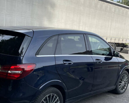 Синий Мерседес Б-класс, объемом двигателя 0 л и пробегом 90 тыс. км за 12500 $, фото 4 на Automoto.ua