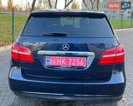 Синій Мерседес Б-клас, об'ємом двигуна 0 л та пробігом 63 тис. км за 11000 $, фото 5 на Automoto.ua