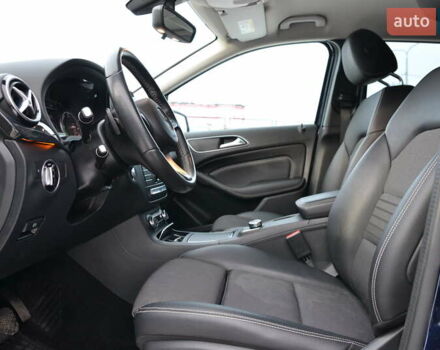 Синий Мерседес Б-класс, объемом двигателя 0 л и пробегом 80 тыс. км за 10500 $, фото 13 на Automoto.ua