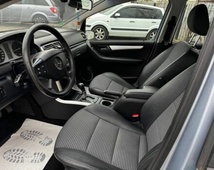 Синий Мерседес Б-класс, объемом двигателя 2 л и пробегом 147 тыс. км за 6300 $, фото 6 на Automoto.ua