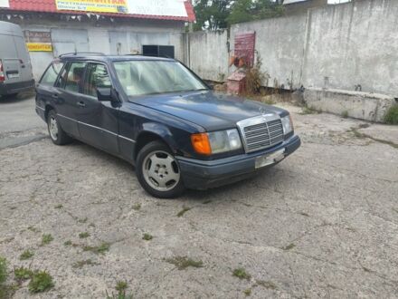 Мерседес Б-класс 1991 в Киеве на Automoto.ua Синий Мерседес Б-класс, объемом двигателя 2 л и пробегом 233 тыс. км за 2500 $, фото 1 на Automoto.ua