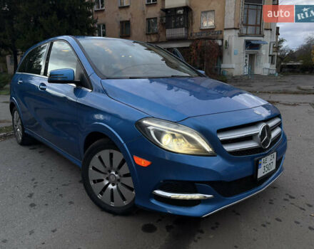 Синий Мерседес Б-класс, объемом двигателя 0 л и пробегом 92 тыс. км за 10800 $, фото 1 на Automoto.ua