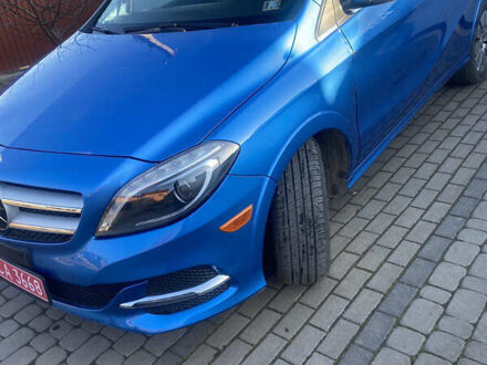 Синий Мерседес Б-класс, объемом двигателя 0 л и пробегом 90 тыс. км за 10000 $, фото 1 на Automoto.ua