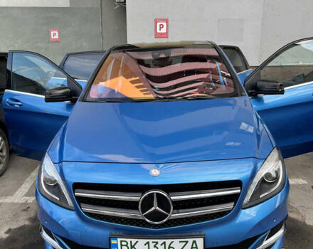 Синий Мерседес Б-класс, объемом двигателя 0 л и пробегом 159 тыс. км за 11200 $, фото 1 на Automoto.ua