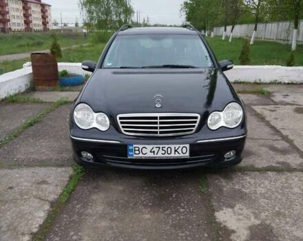 Черный Мерседес Ц 180, объемом двигателя 1.8 л и пробегом 165 тыс. км за 5500 $, фото 1 на Automoto.ua