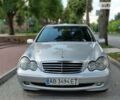 Серый Мерседес Ц 200, объемом двигателя 2 л и пробегом 239 тыс. км за 6000 $, фото 1 на Automoto.ua