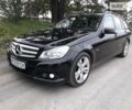 Черный Мерседес Ц 220, объемом двигателя 2.2 л и пробегом 240 тыс. км за 9500 $, фото 1 на Automoto.ua