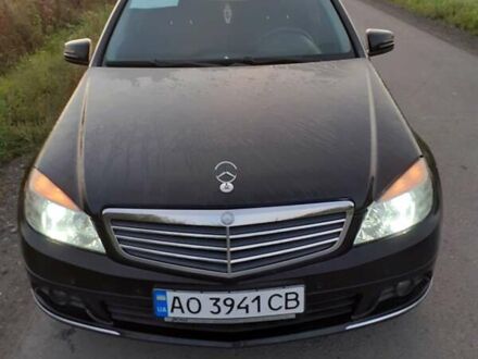 Мерседес Ц 220 2009 у Мукачеве на Automoto.ua Чорний Мерседес Ц 220, об'ємом двигуна 2.1 л та пробігом 270 тис. км за 8500 $, фото 1 на Automoto.ua