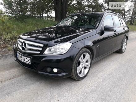 Мерседес Ц 220 2012 у Новорад-Волынском на Automoto.ua Чорний Мерседес Ц 220, об'ємом двигуна 2.2 л та пробігом 240 тис. км за 9500 $, фото 1 на Automoto.ua