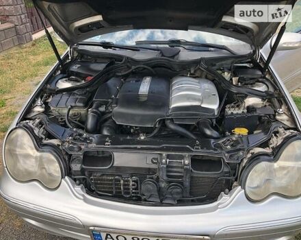 Сірий Мерседес Ц 220, об'ємом двигуна 2.2 л та пробігом 265 тис. км за 5099 $, фото 11 на Automoto.ua