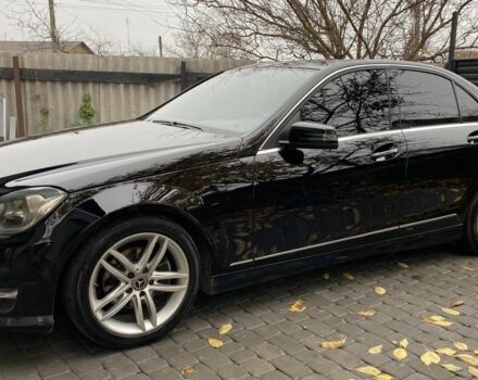 Черный Мерседес Ц 250, объемом двигателя 1.8 л и пробегом 167 тыс. км за 14850 $, фото 1 на Automoto.ua