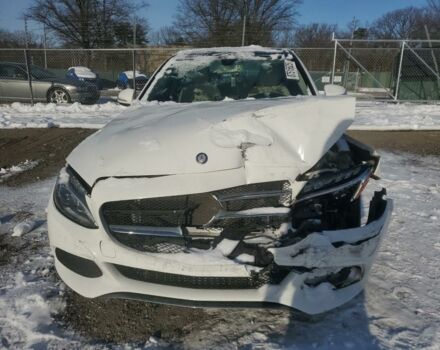 Белый Мерседес Ц 300, объемом двигателя 2 л и пробегом 89 тыс. км за 12500 $, фото 1 на Automoto.ua