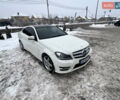 Белый Мерседес Ц-Класс, объемом двигателя 1.8 л и пробегом 119 тыс. км за 10000 $, фото 1 на Automoto.ua