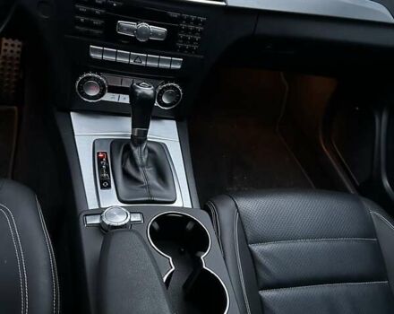 Белый Мерседес Ц-Класс, объемом двигателя 1.8 л и пробегом 215 тыс. км за 12000 $, фото 5 на Automoto.ua