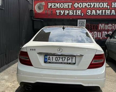 Белый Мерседес Ц-Класс, объемом двигателя 1.8 л и пробегом 135 тыс. км за 8500 $, фото 3 на Automoto.ua