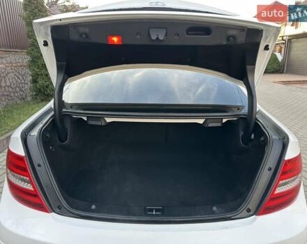 Белый Мерседес Ц-Класс, объемом двигателя 1.8 л и пробегом 178 тыс. км за 11800 $, фото 7 на Automoto.ua