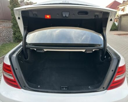 Білий Мерседес Ц-Клас, об'ємом двигуна 1.8 л та пробігом 178 тис. км за 12300 $, фото 6 на Automoto.ua