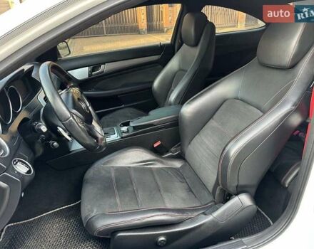 Белый Мерседес Ц-Класс, объемом двигателя 1.8 л и пробегом 178 тыс. км за 11800 $, фото 5 на Automoto.ua