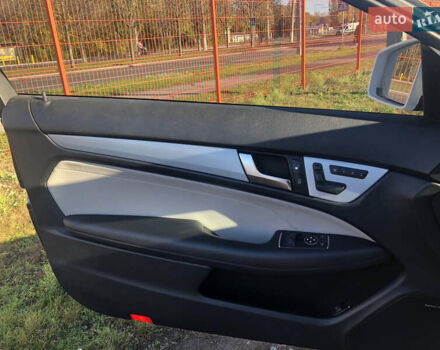 Белый Мерседес Ц-Класс, объемом двигателя 1.8 л и пробегом 150 тыс. км за 11999 $, фото 9 на Automoto.ua