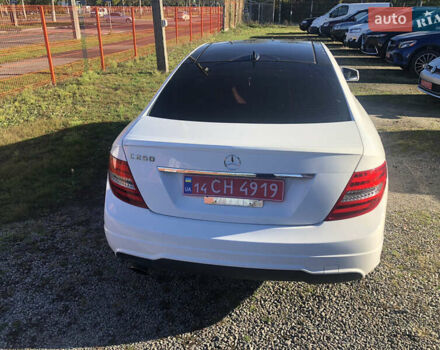 Белый Мерседес Ц-Класс, объемом двигателя 1.8 л и пробегом 150 тыс. км за 11999 $, фото 4 на Automoto.ua
