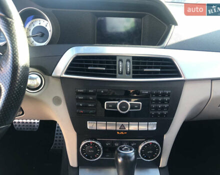 Белый Мерседес Ц-Класс, объемом двигателя 1.8 л и пробегом 150 тыс. км за 11999 $, фото 8 на Automoto.ua