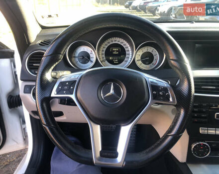 Белый Мерседес Ц-Класс, объемом двигателя 1.8 л и пробегом 150 тыс. км за 11999 $, фото 7 на Automoto.ua