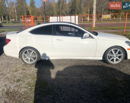 Белый Мерседес Ц-Класс, объемом двигателя 1.8 л и пробегом 150 тыс. км за 11999 $, фото 2 на Automoto.ua