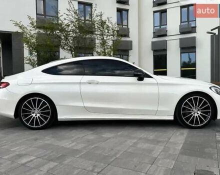 Белый Мерседес Ц-Класс, объемом двигателя 1.99 л и пробегом 135 тыс. км за 28500 $, фото 4 на Automoto.ua