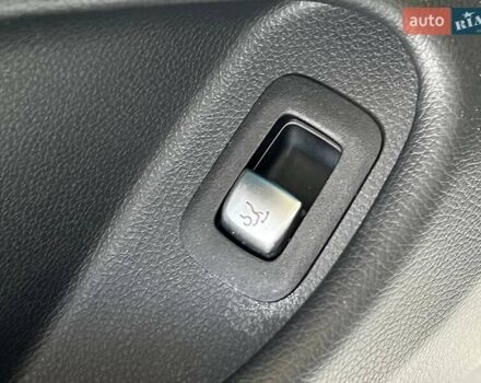 Белый Мерседес Ц-Класс, объемом двигателя 1.99 л и пробегом 150 тыс. км за 23500 $, фото 15 на Automoto.ua