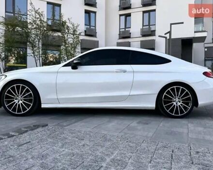 Белый Мерседес Ц-Класс, объемом двигателя 1.99 л и пробегом 135 тыс. км за 28500 $, фото 5 на Automoto.ua