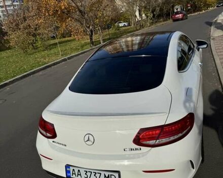 Белый Мерседес Ц-Класс, объемом двигателя 1.99 л и пробегом 120 тыс. км за 37210 $, фото 3 на Automoto.ua
