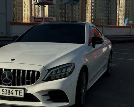 Белый Мерседес Ц-Класс, объемом двигателя 1.95 л и пробегом 103 тыс. км за 39999 $, фото 2 на Automoto.ua