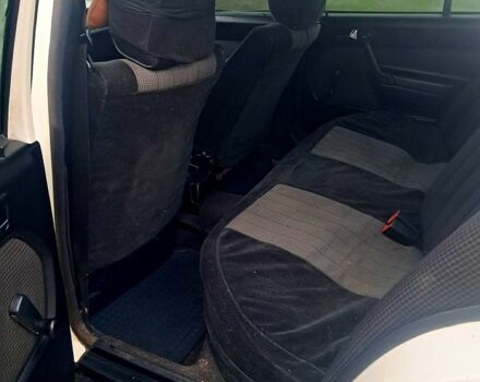 Белый Мерседес Ц-Класс, объемом двигателя 2 л и пробегом 0 тыс. км за 1800 $, фото 3 на Automoto.ua