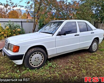 Белый Мерседес Ц-Класс, объемом двигателя 2 л и пробегом 240 тыс. км за 1999 $, фото 1 на Automoto.ua