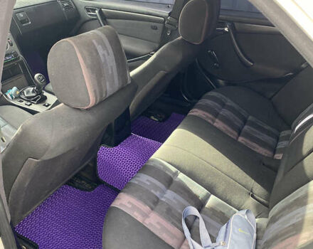 Белый Мерседес Ц-Класс, объемом двигателя 1.8 л и пробегом 350 тыс. км за 3500 $, фото 11 на Automoto.ua