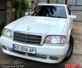 Белый Мерседес Ц-Класс, объемом двигателя 2 л и пробегом 445 тыс. км за 2500 $, фото 1 на Automoto.ua