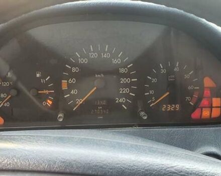 Белый Мерседес Ц-Класс, объемом двигателя 1.8 л и пробегом 271 тыс. км за 3500 $, фото 6 на Automoto.ua