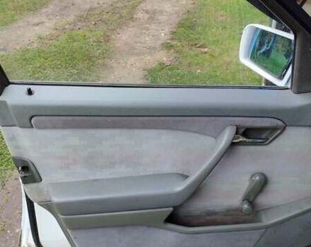Мерседес Ц-Клас 1995 у Тернополі на Automoto.ua Білий Мерседес Ц-Клас, об'ємом двигуна 1.8 л та пробігом 600 тис. км за 2600 $, фото 9 на Automoto.ua