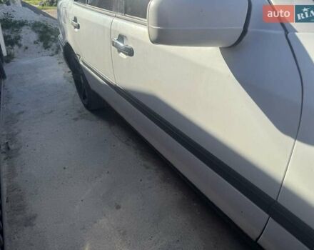 Білий Мерседес Ц-Клас, об'ємом двигуна 1.8 л та пробігом 350 тис. км за 1800 $, фото 4 на Automoto.ua