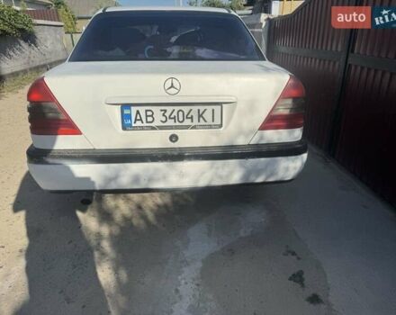 Білий Мерседес Ц-Клас, об'ємом двигуна 1.8 л та пробігом 350 тис. км за 1800 $, фото 5 на Automoto.ua