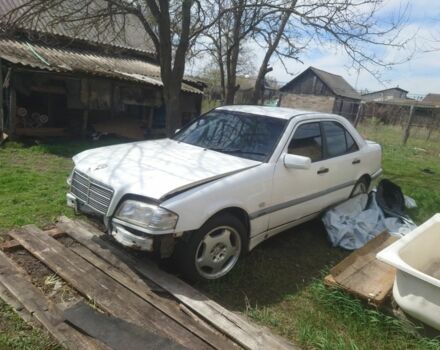 Білий Мерседес Ц-Клас, об'ємом двигуна 0 л та пробігом 400 тис. км за 1500 $, фото 2 на Automoto.ua