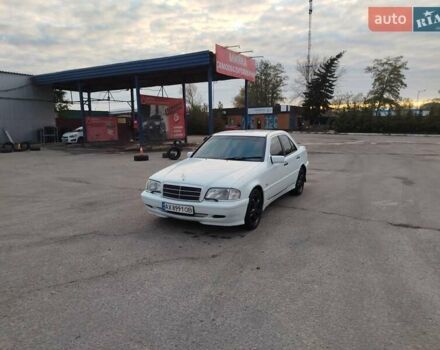 Білий Мерседес Ц-Клас, об'ємом двигуна 1.8 л та пробігом 410 тис. км за 3200 $, фото 2 на Automoto.ua